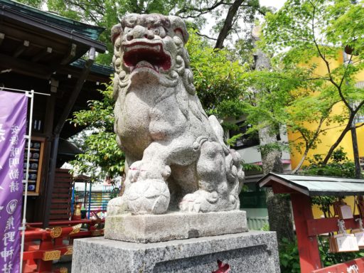 立石熊野神社　狛犬(玉取り)