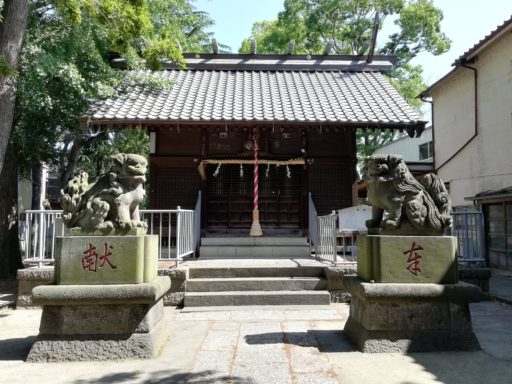 松本天祖神社　本殿と狛犬