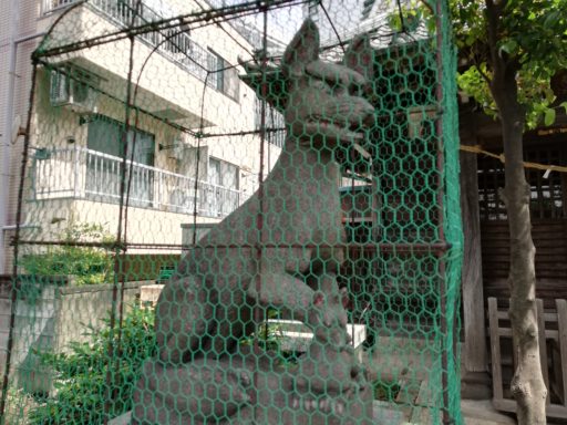 市川３丁目　稲荷神社の狛犬