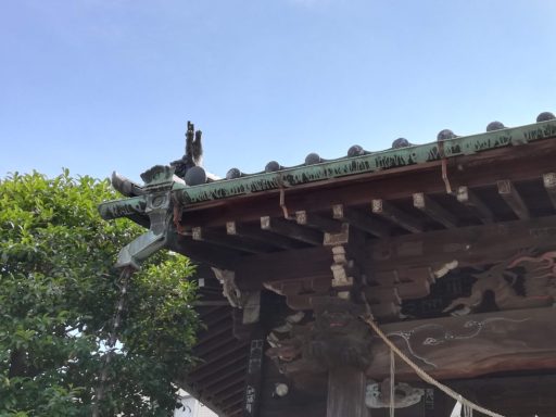 市川胡録神社　屋根の飾り