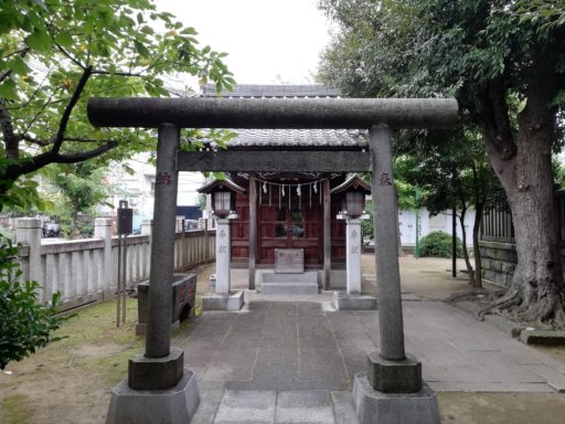 小村井香取神社の境内社　諏訪神社