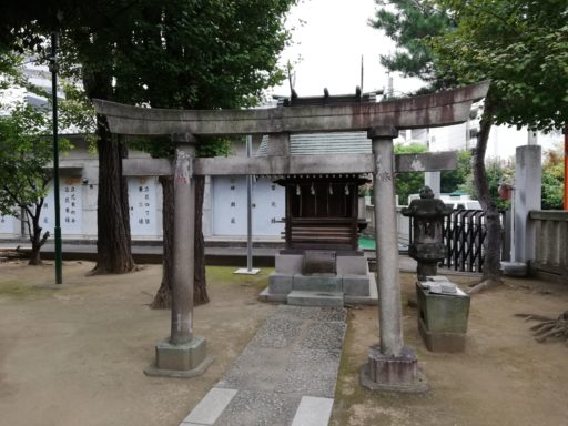 小村井香取神社の境内社　三峯神社