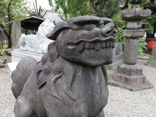 三囲神社　狛犬