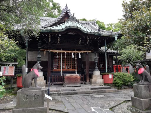 三囲神社　社殿