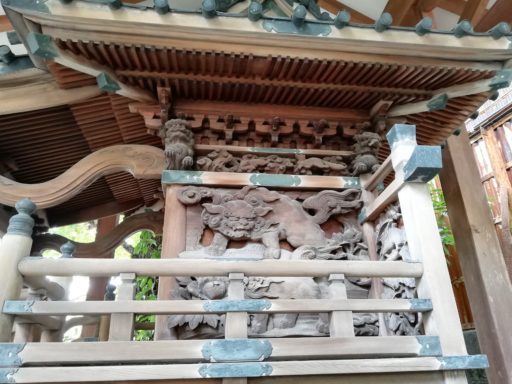 飛木稲荷神社の境内社　日枝神社の彫刻