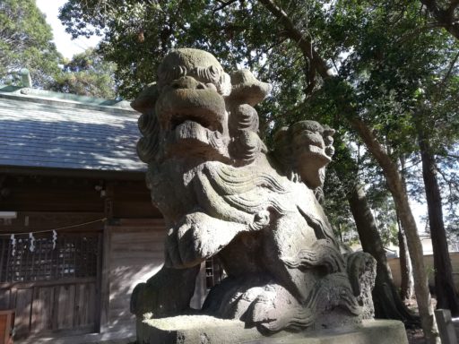 大町日枝神社の狛犬（拝殿前）