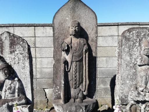 駒形墓地の念仏塔(延命地蔵)