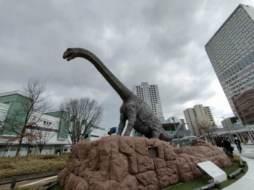 福井駅前の草食恐竜