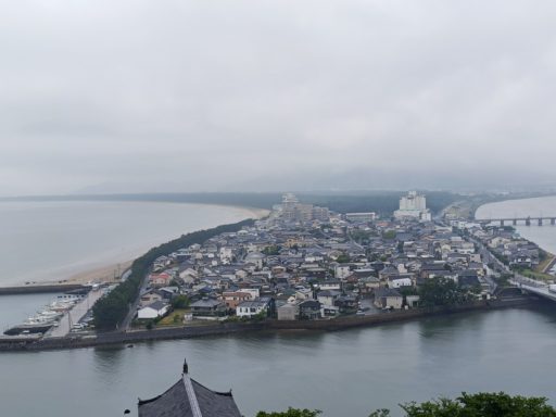 唐津城天守閣から虹の松原を望む